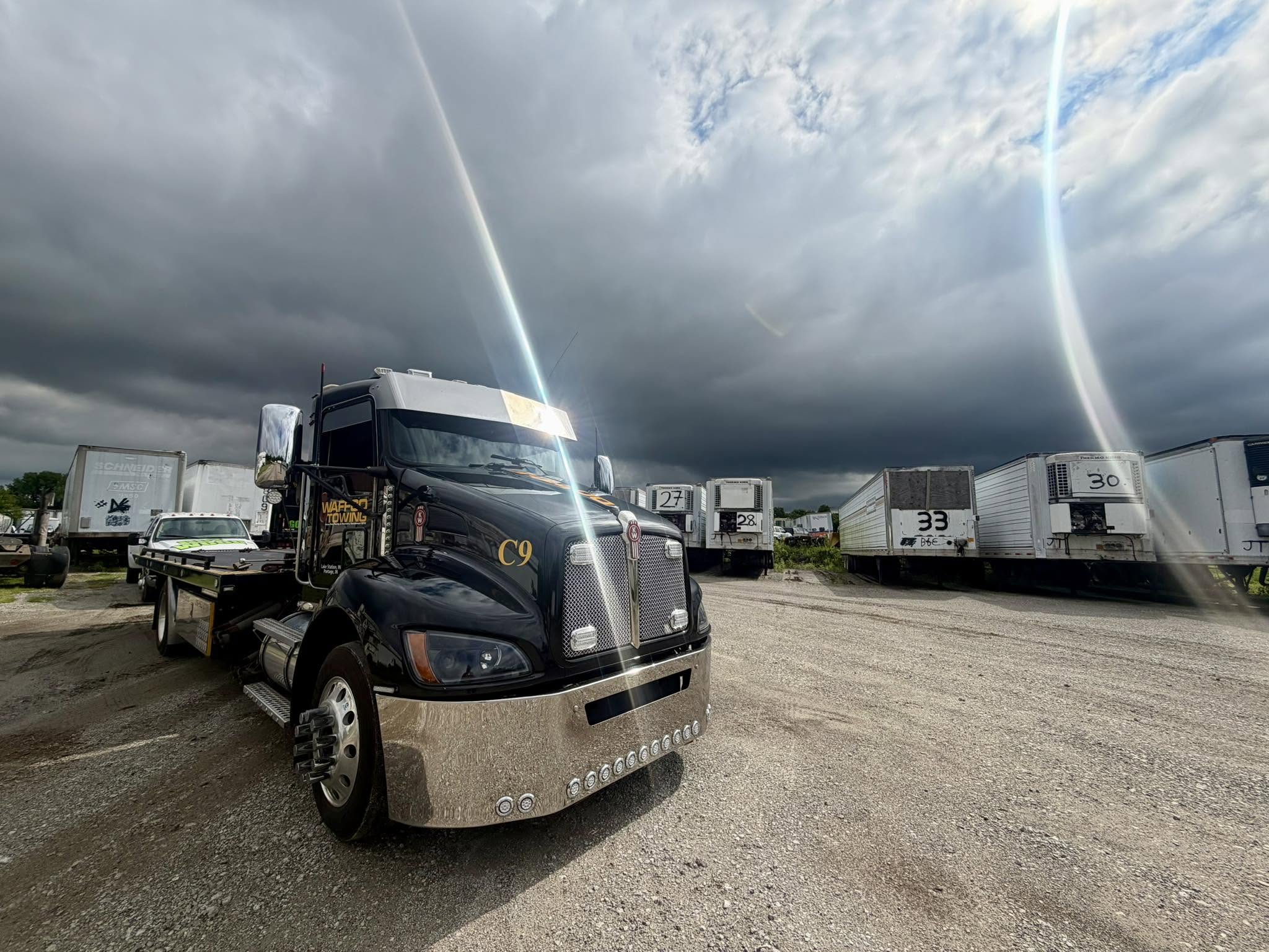 Truck C9, 6 ton carrier with side pull